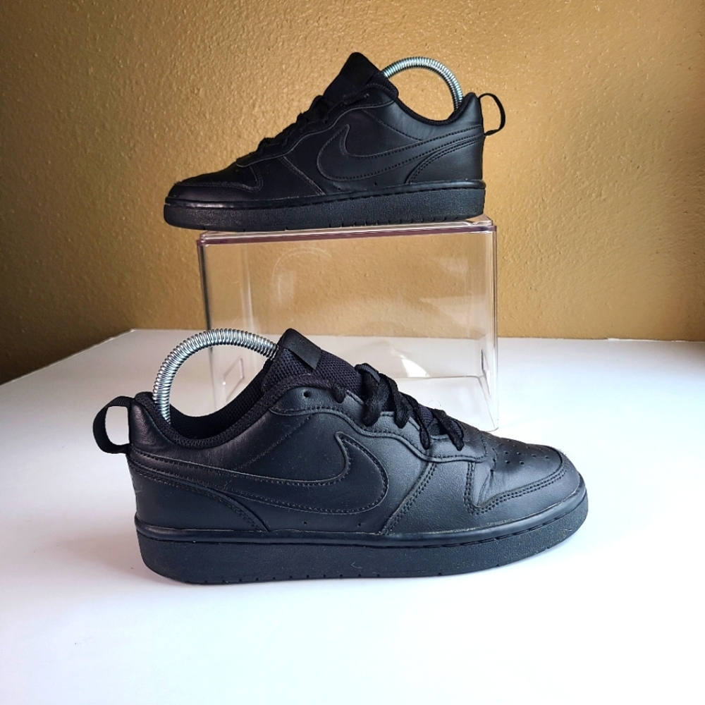 Nike Court Borough Low 2 Sneaker kids Size 5Y